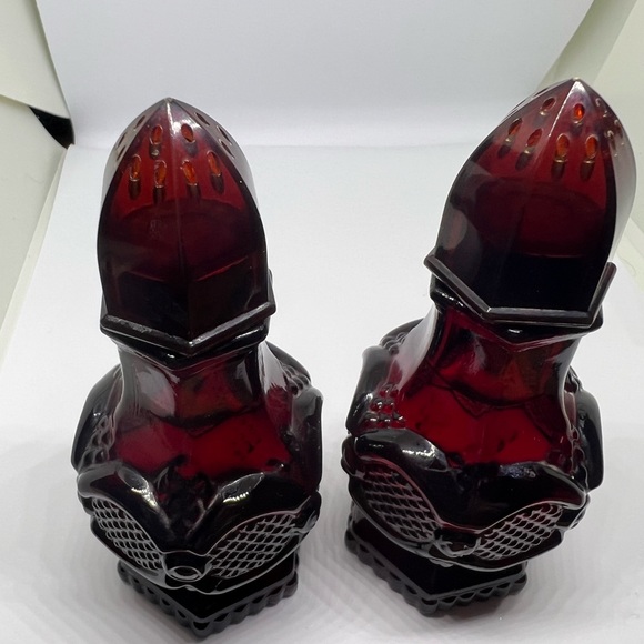 Avon Cape Cod Salt and Pepper Shaker Cologne Bottles. EUC - Picture 5 of 6